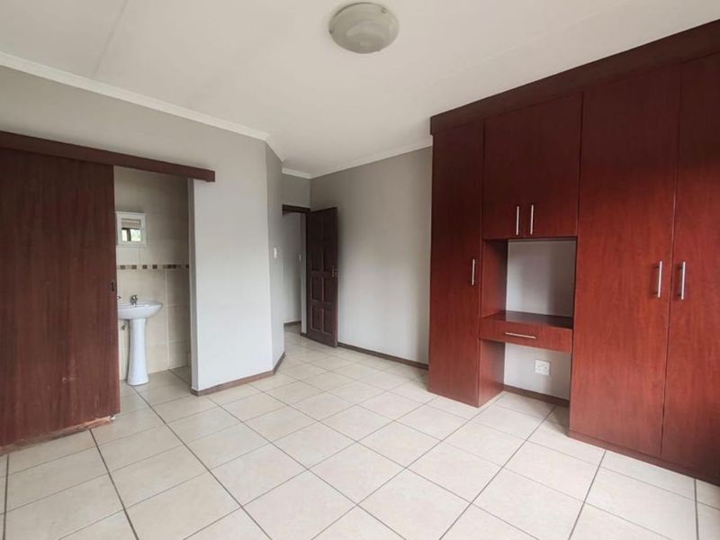 2 Bedroom Apartment to Rent in Kenleaf - Photo 8