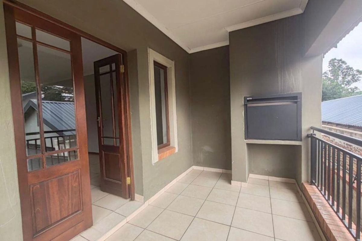 2 Bedroom Apartment to Rent in Kenleaf - Photo 2
