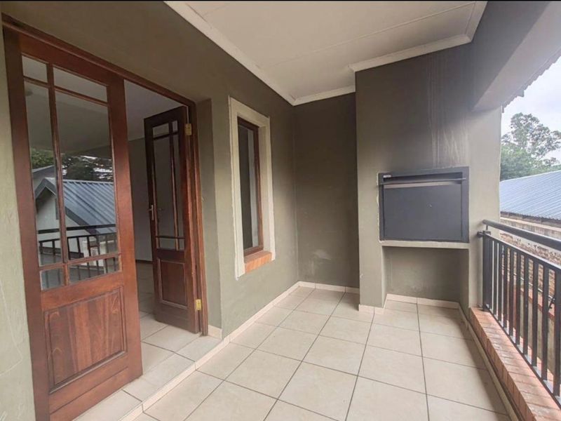 2 Bedroom Apartment to Rent in Kenleaf - Photo 2