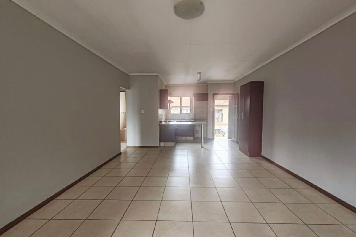 2 Bedroom Apartment to Rent in Kenleaf - Photo 3