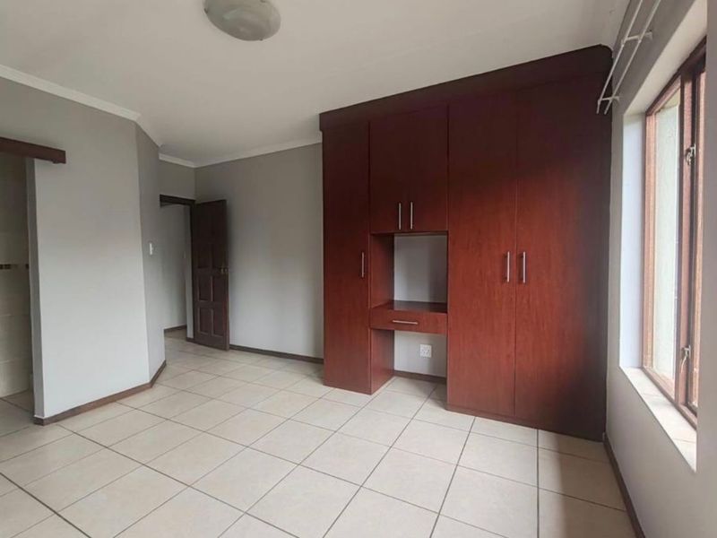 2 Bedroom Apartment to Rent in Kenleaf - Photo 9