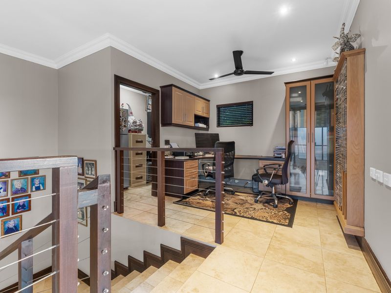 Bush Lodge-Inspired Luxury Home with Flatlet in Simbithi Eco Estate - Photo 10