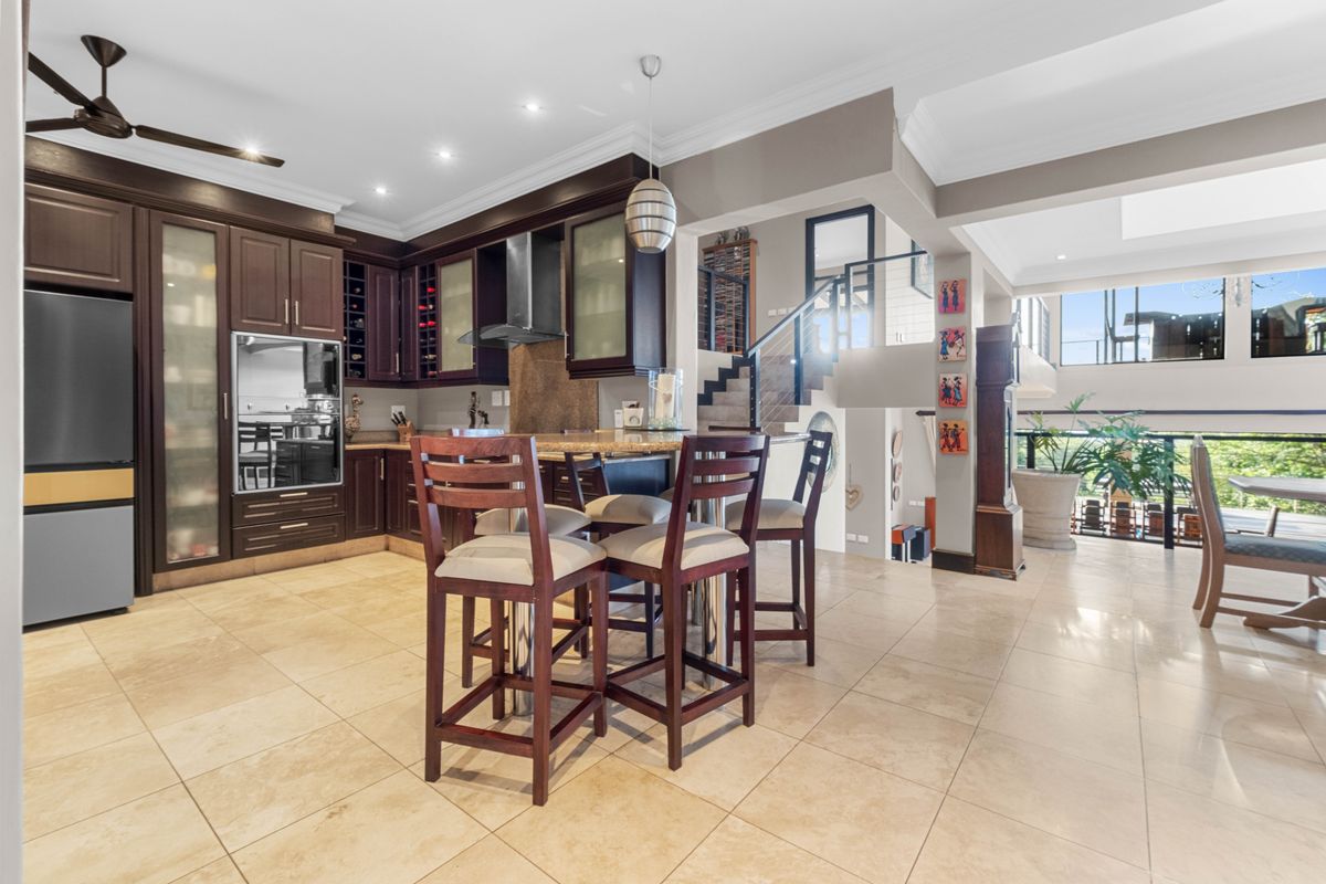Bush Lodge-Inspired Luxury Home with Flatlet in Simbithi Eco Estate - Photo 5