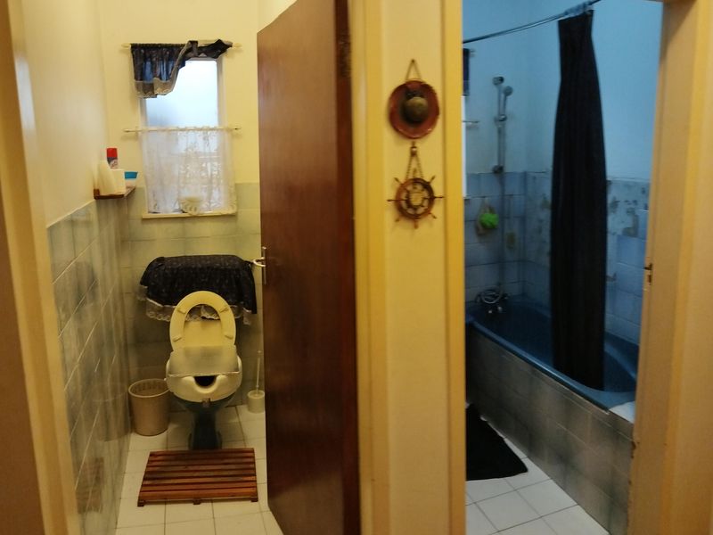 3 Bedroom Family Home for Sale in Valleisig, Uitenhage! - Photo 9