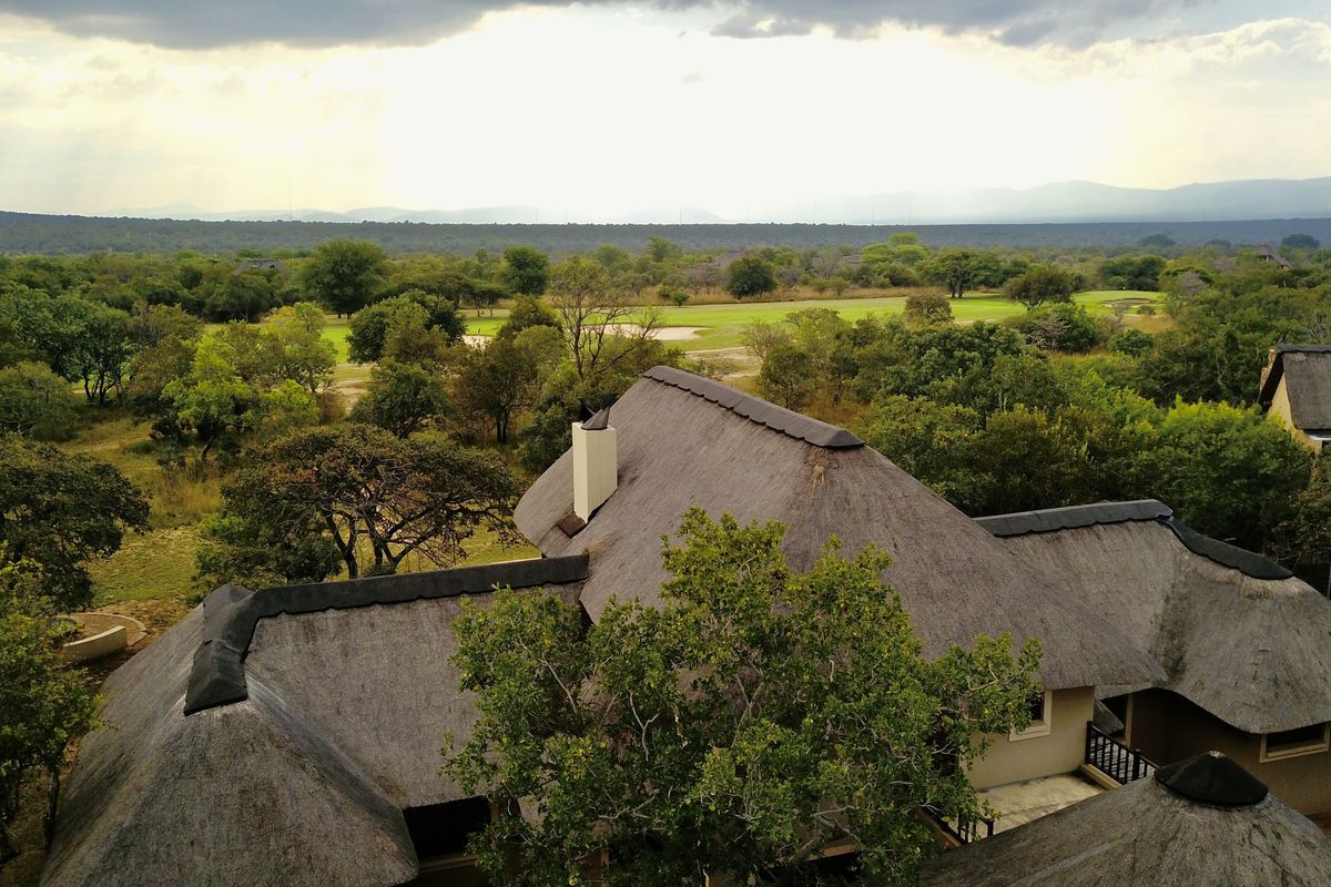 Stylish Family Retreat on the 16th Fairway at Zebula Golf Estate & Spa - Photo 5