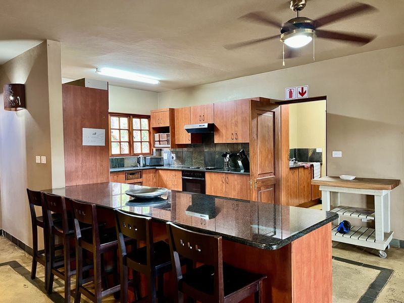 Stylish Family Retreat on the 16th Fairway at Zebula Golf Estate & Spa - Photo 9