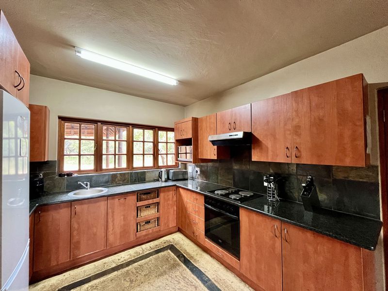 Stylish Family Retreat on the 16th Fairway at Zebula Golf Estate & Spa - Photo 10