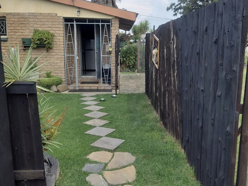Spacious Family Home with Granny Flat in Peaceful Oranjeville - Photo 1