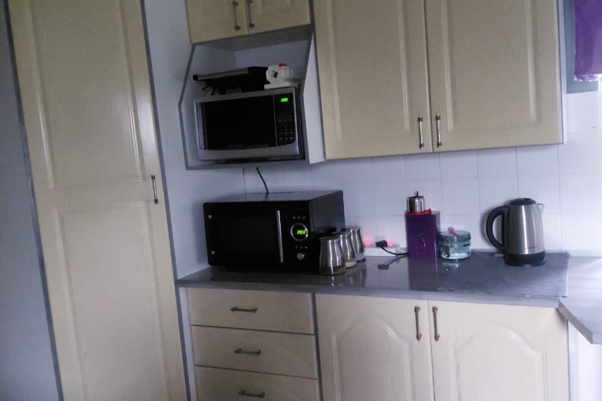 Spacious Family Home with Granny Flat in Peaceful Oranjeville - Photo 5