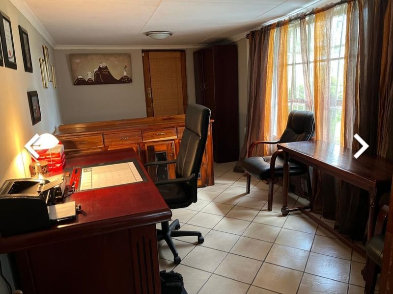 Riverfront Farm Retreat for Sale in Lindequesdrif - Photo 6