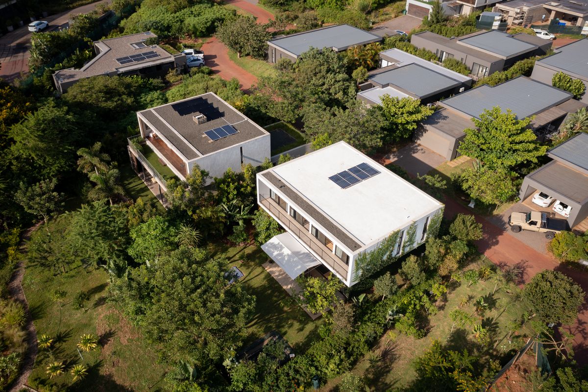 Engineered Elegance Meets Coastal Estate Living - Photo 3