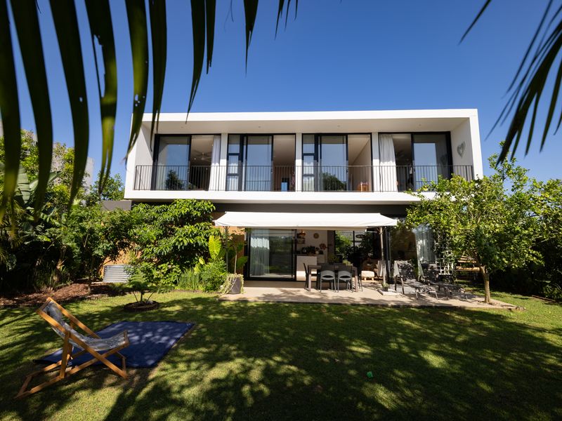 Engineered Elegance Meets Coastal Estate Living - Photo 10