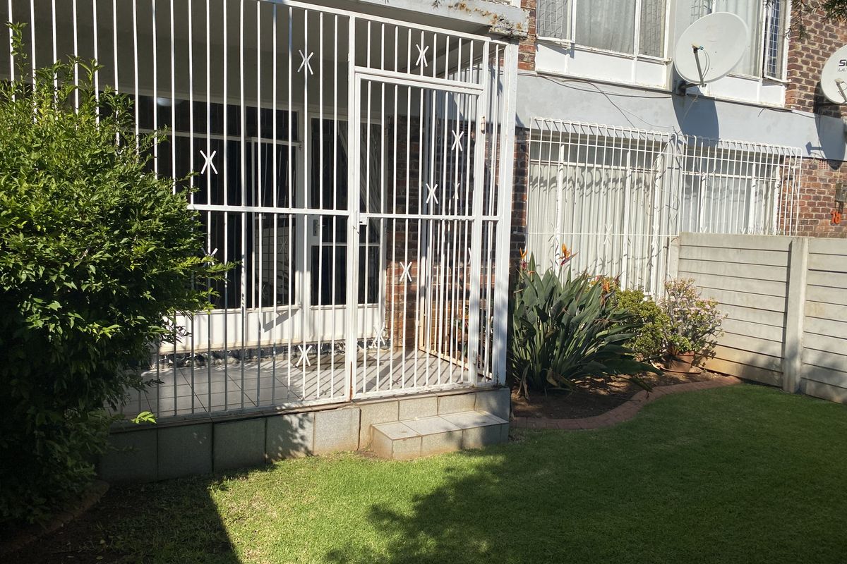 3 Bedroom Duplex In Benoni - Photo 2