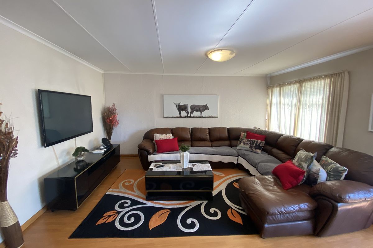 3 Bedroom Duplex In Benoni - Photo 3