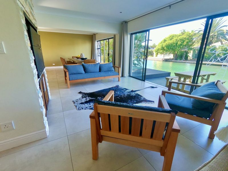 Luxury canal living - Photo 6