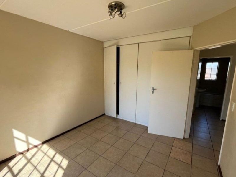 Modern Ground Floor Apartment in Secure Theresapark Estate – Perfect Family Living - Photo 9