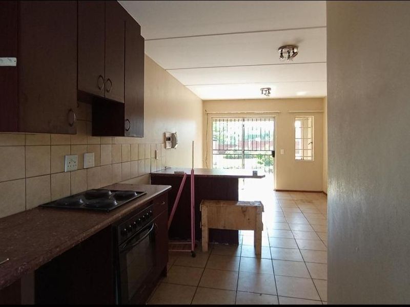Modern Ground Floor Apartment in Secure Theresapark Estate – Perfect Family Living - Photo 7