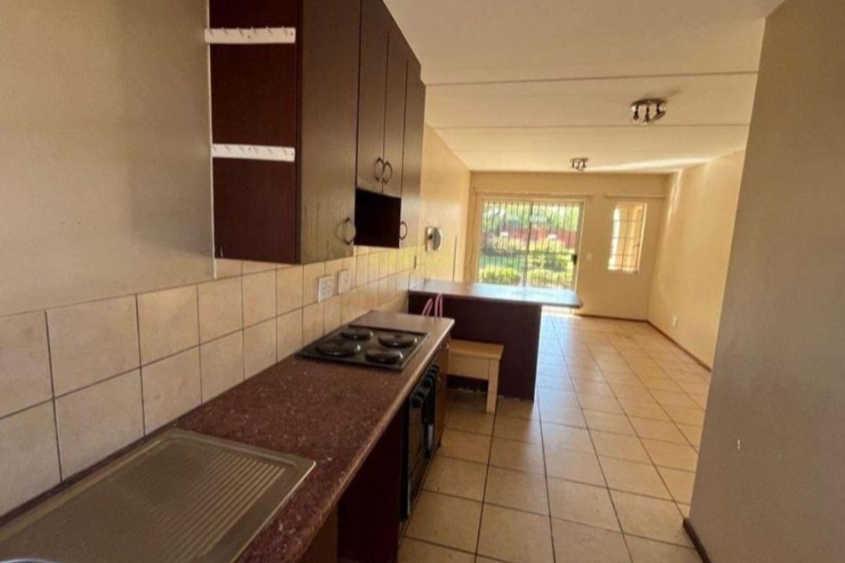 Modern Ground Floor Apartment in Secure Theresapark Estate – Perfect Family Living - Photo 5