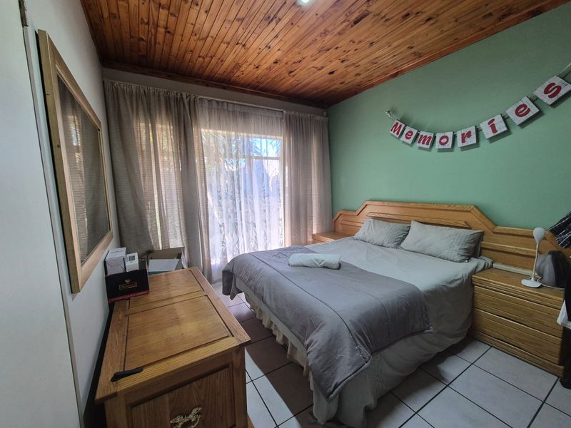 !INVESTOR'S DREAM or PERFECT FAMILY HOME! - Photo 9