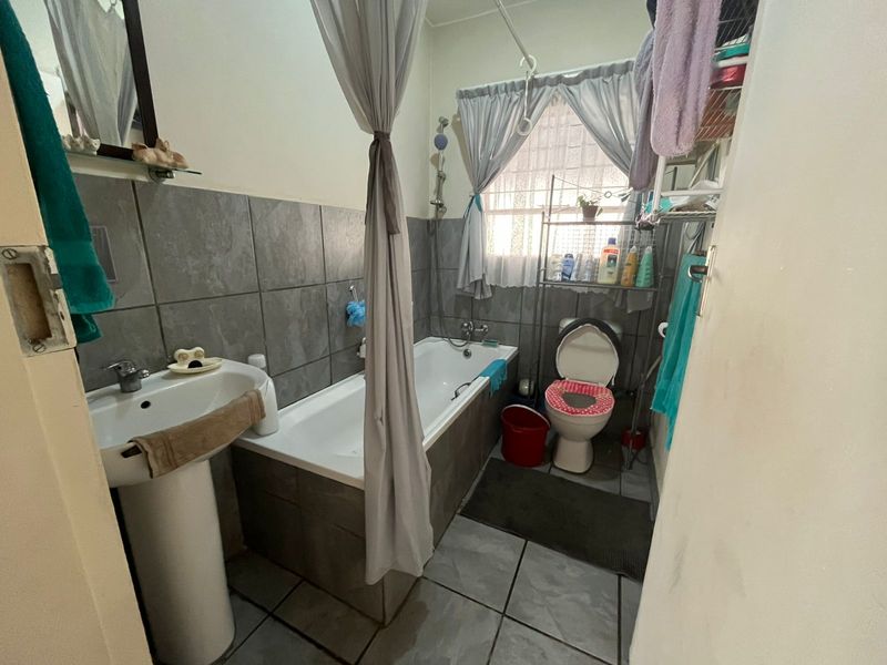 Stunning 2 Bedroom Apartment for Sale - Photo 10