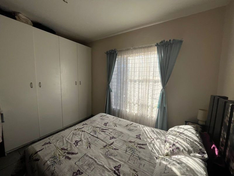 Stunning 2 Bedroom Apartment for Sale - Photo 9