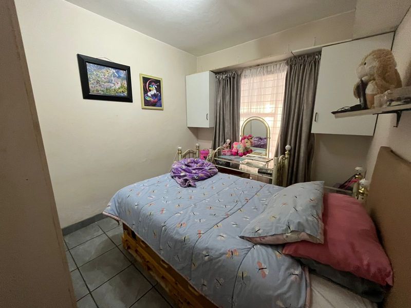 Stunning 2 Bedroom Apartment for Sale - Photo 7