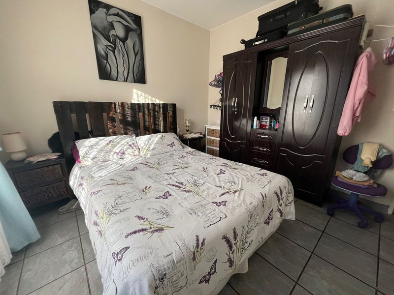 Stunning 2 Bedroom Apartment for Sale - Photo 8