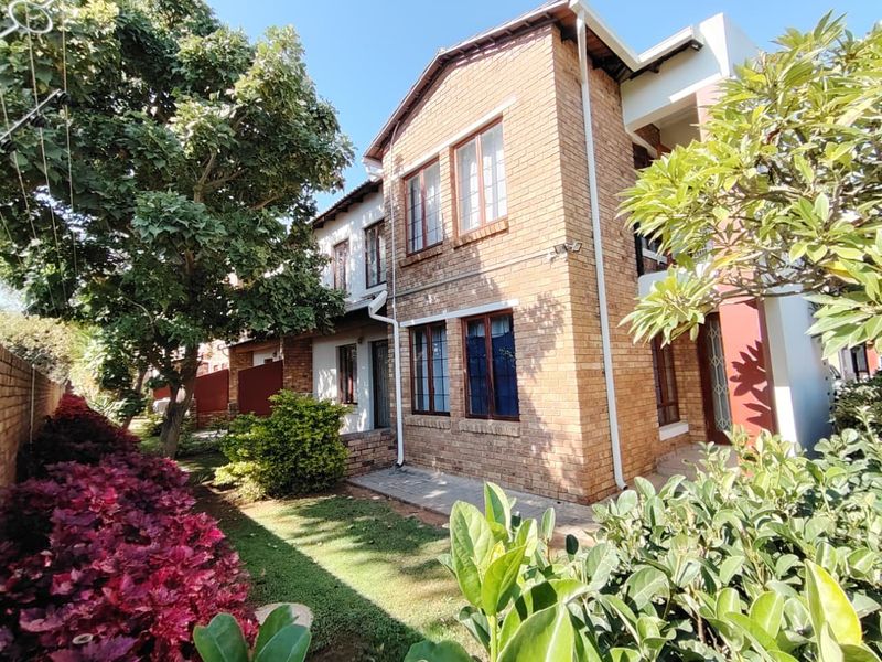 1 Bedroom 1 Bathroom Flat FOR SALE! - Photo 1