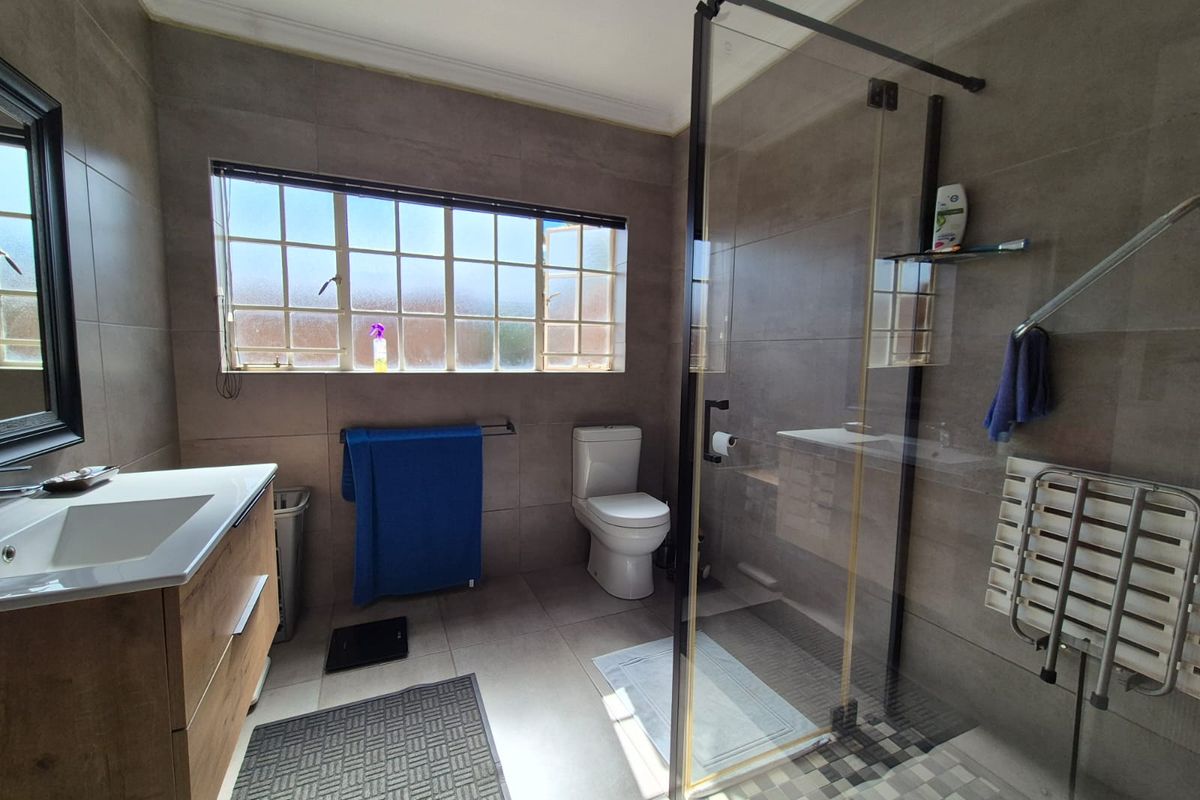 !DREAM TOWNHOUSE - FULL TITLE TOWNHOUSE! - Photo 2