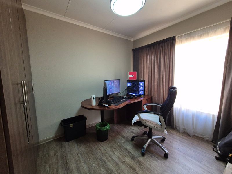 !DREAM TOWNHOUSE - FULL TITLE TOWNHOUSE! - Photo 6