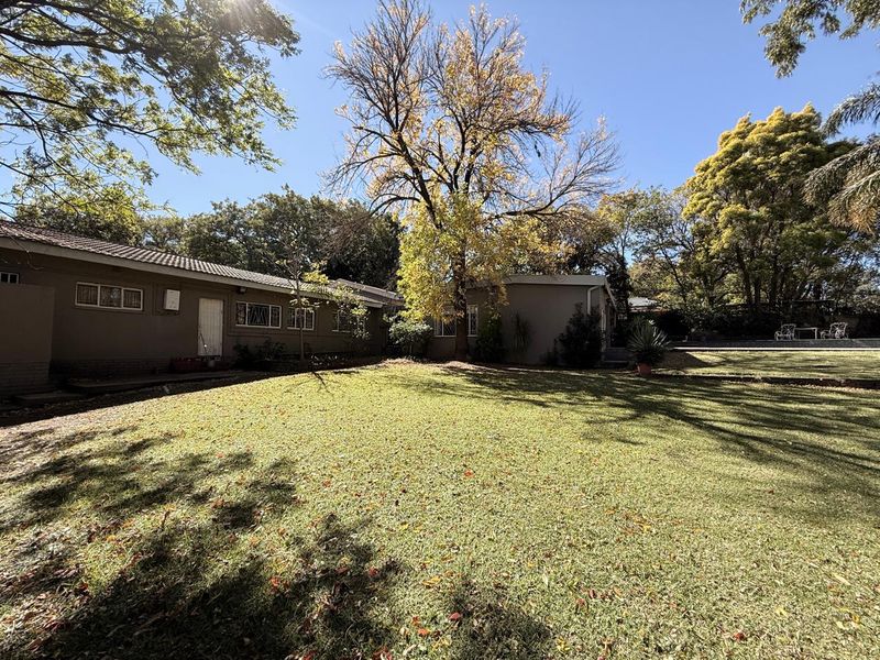 Spacious 4 Bedroom located at Best part of Aviary Hill - Photo 7