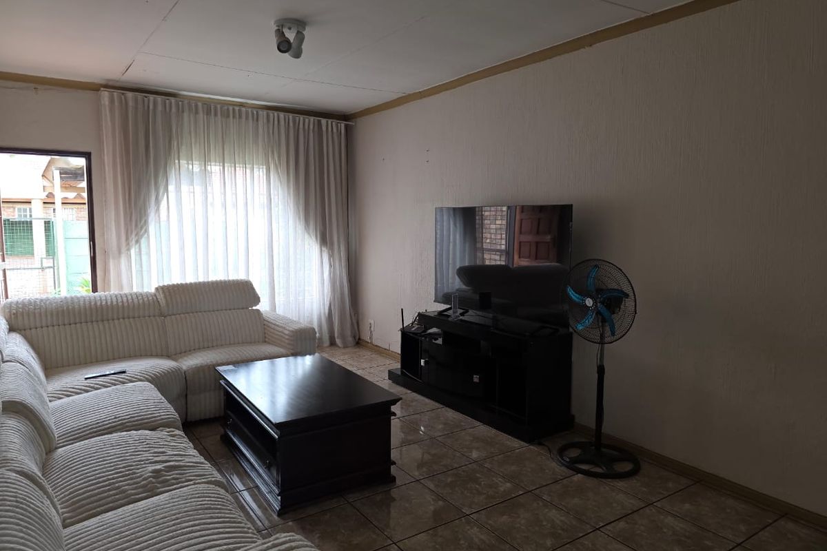 2 Bedroom Starter home on offer! - Photo 3