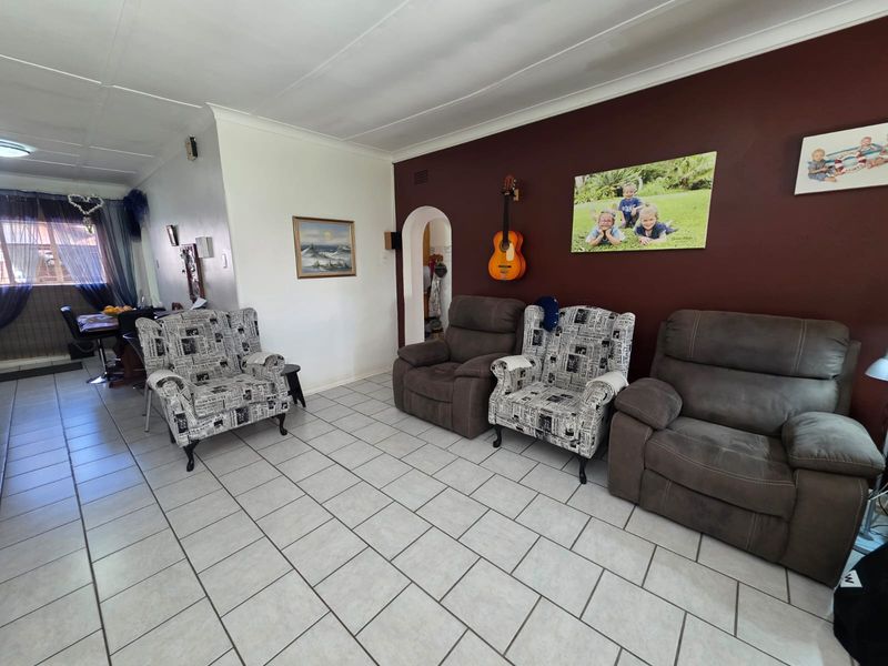 BEAUTIFUL HOUSE FOR SALE IN SASOLBURG - Photo 9