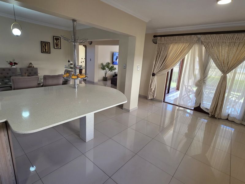4 Bedroom FOR SALE in secure Estate! - Photo 10