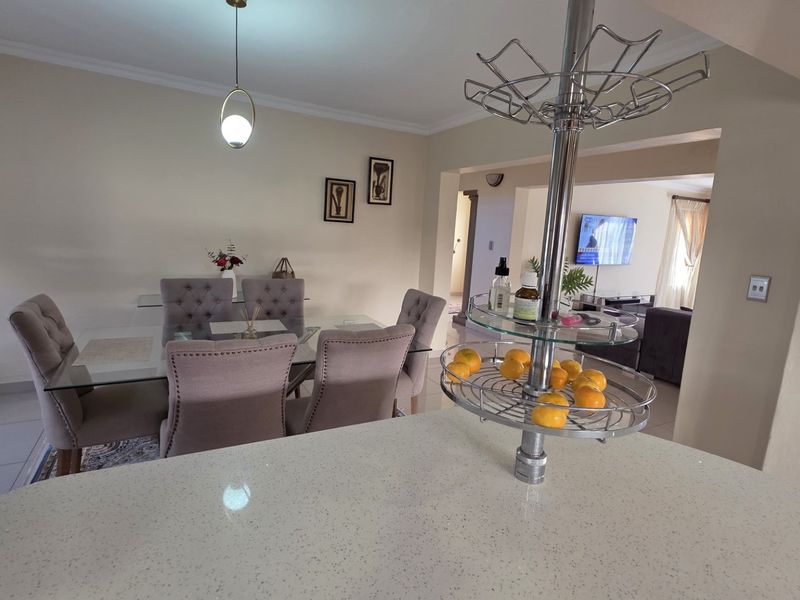 4 Bedroom FOR SALE in secure Estate! - Photo 5