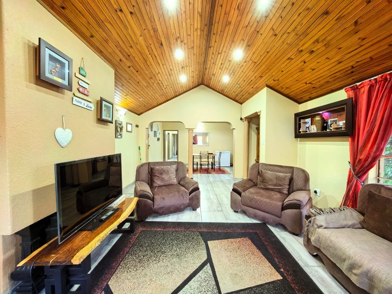 Beautiful family house for sale in Vaalpark in a prime area - Photo 8