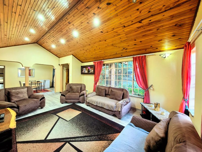Beautiful family house for sale in Vaalpark in a prime area - Photo 7
