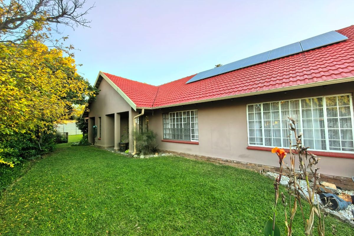 Beautiful family house for sale in Vaalpark in a prime area - Photo 2