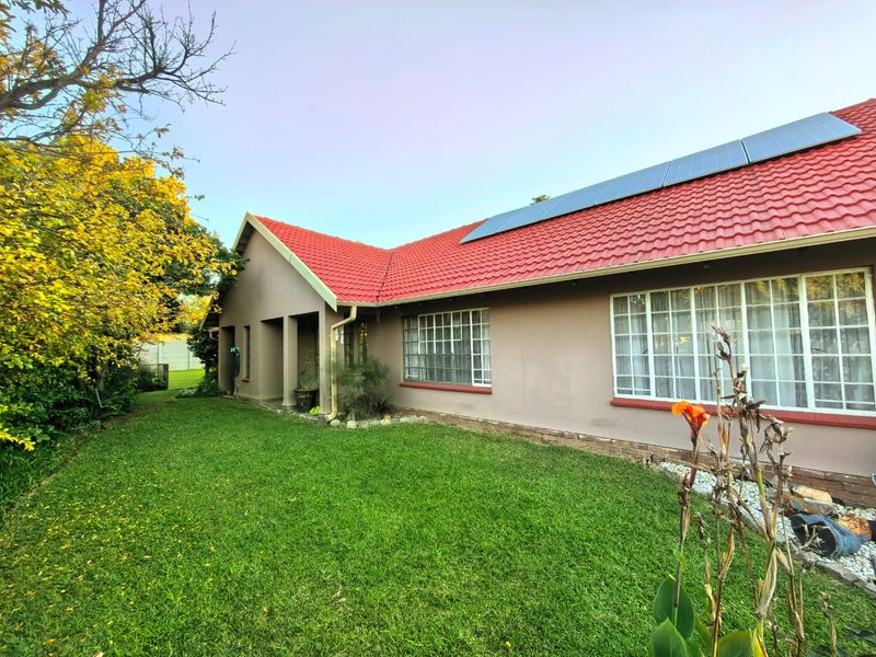 Beautiful family house for sale in Vaalpark in a prime area - Photo 2