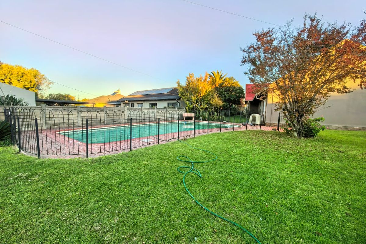 Beautiful family house for sale in Vaalpark in a prime area - Photo 3
