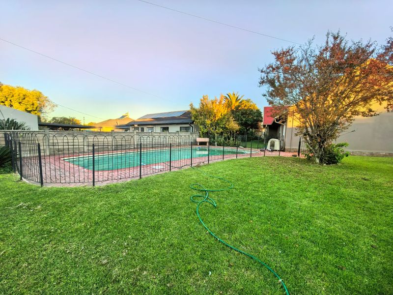 Beautiful family house for sale in Vaalpark in a prime area - Photo 3