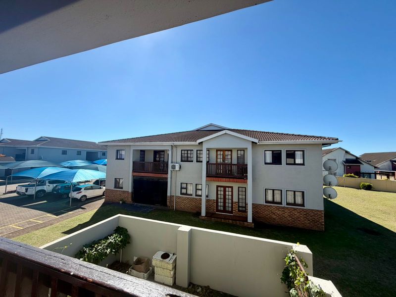 Charming 2-Bedroom Apartment in Secure Complex – Central Village, Arboretum - Photo 1