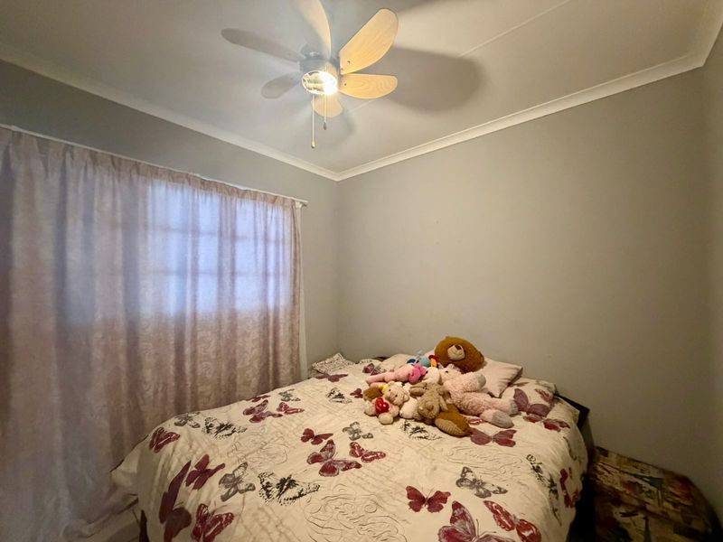 Charming 2-Bedroom Apartment in Secure Complex – Central Village, Arboretum - Photo 9