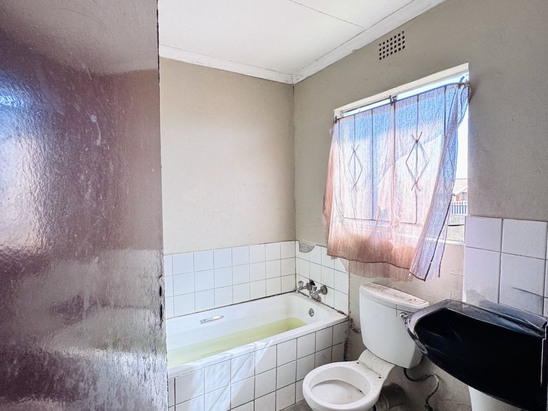 Opportunity to Renovate and Make It Your Own - Photo 10