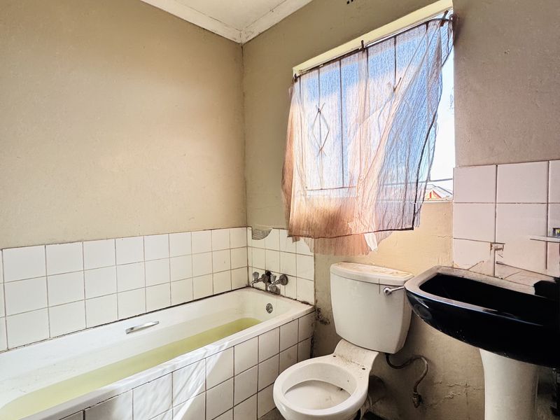 Opportunity to Renovate and Make It Your Own - Photo 8