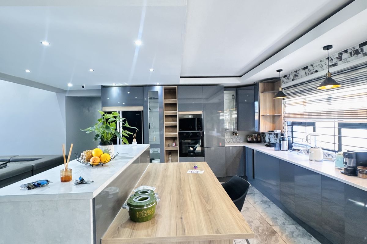Stylish 5 Bedroom Home with Premium Features in Rockdale - Photo 3