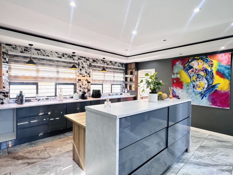 Stylish 5 Bedroom Home with Premium Features in Rockdale - Photo 5