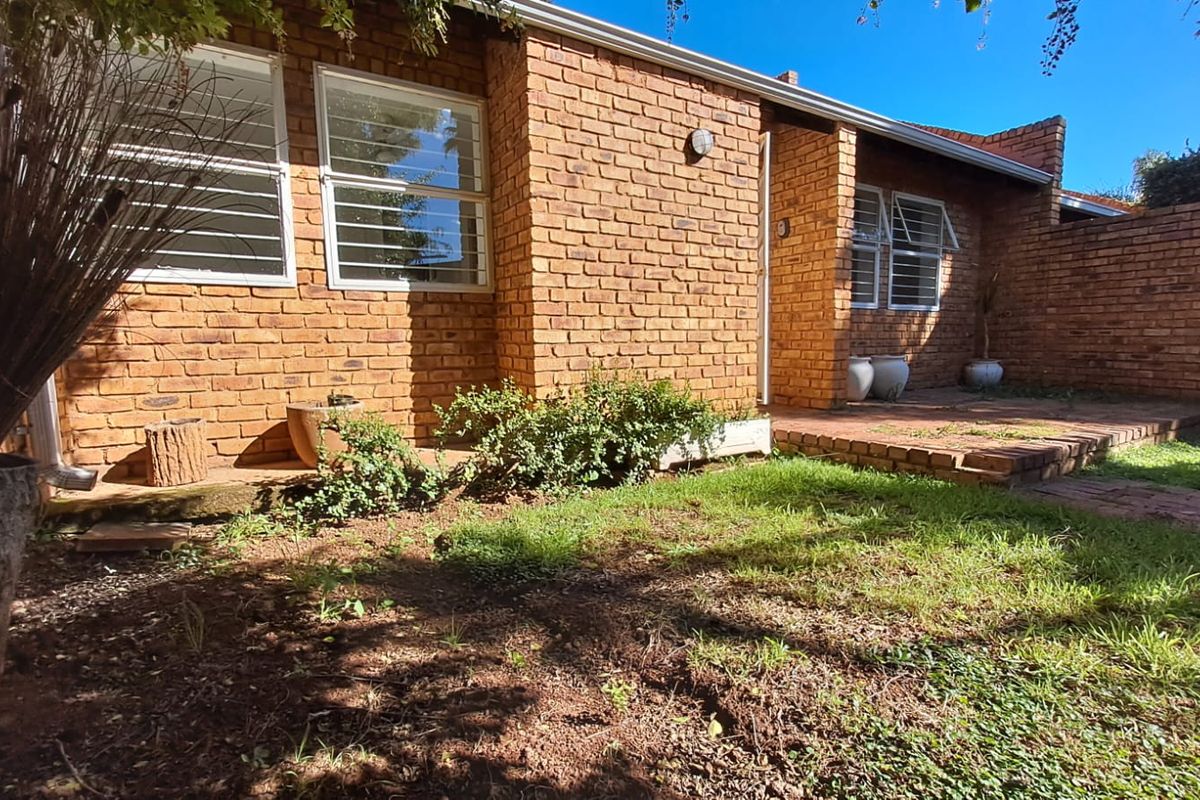 Secure and Central Townhouse Living in Centurion - Photo 4