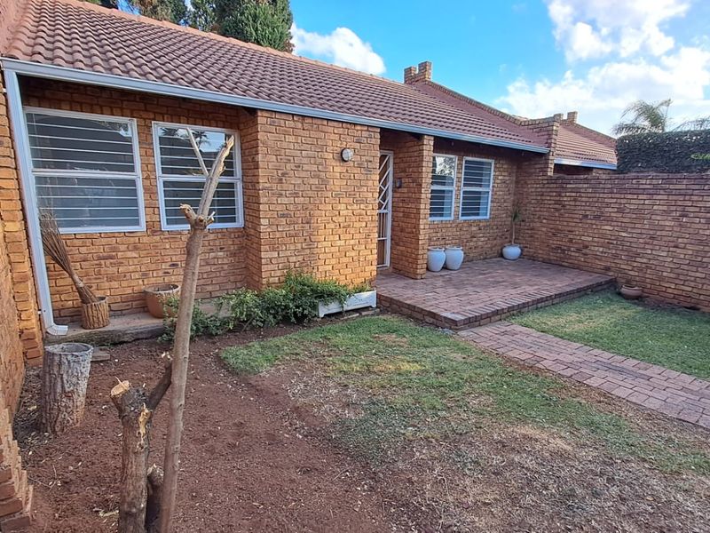Secure and Central Townhouse Living in Centurion - Photo 3