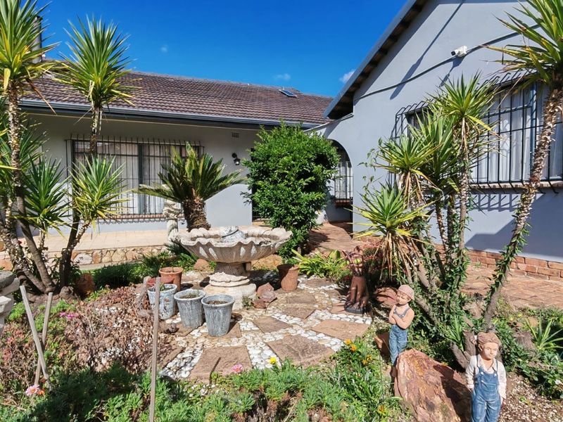 4 bedroom with pool in Nigel , Noycedale - Photo 4